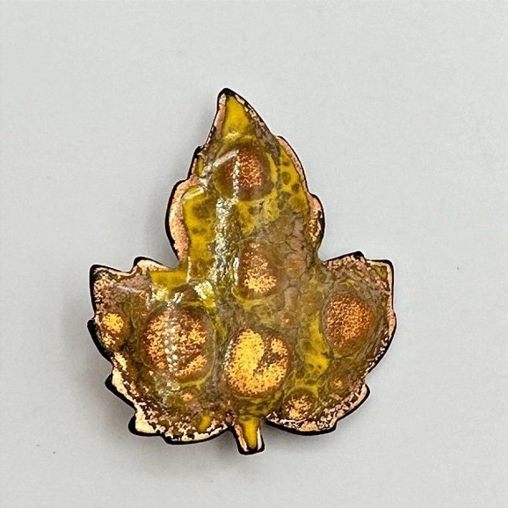 Vintage 90s Enamel Copper Tone Leaf Brooch Pin Statement Women's Classic Jewelry